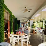 Hotel Paradise 3*