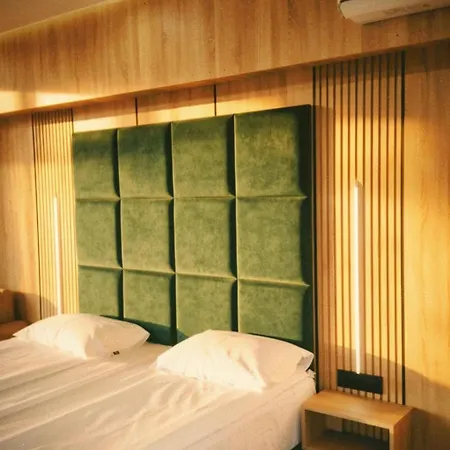 Paradise Hotel 3*