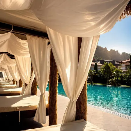Paradise 3*
